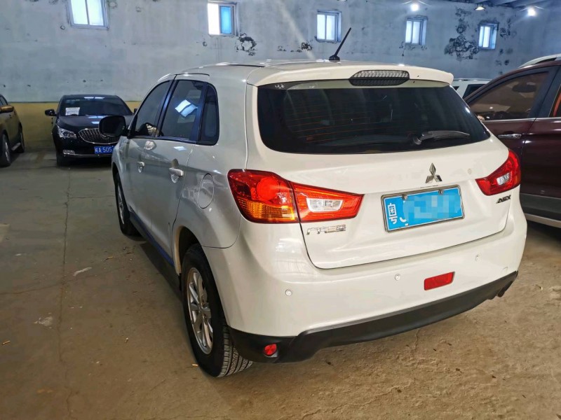 保定16年三菱劲炫5