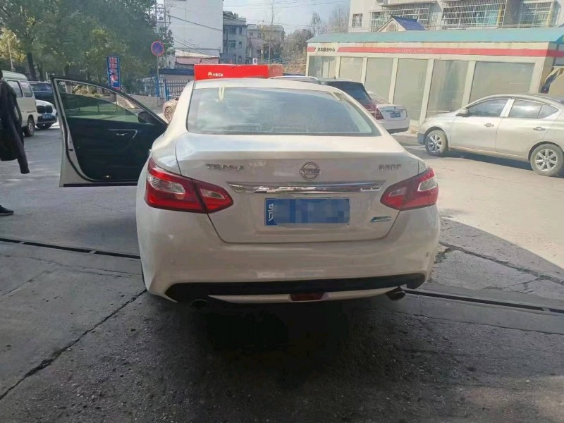 邯郸18年日产天籁2