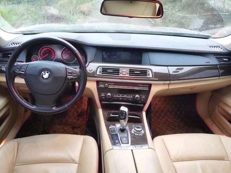 邯郸11年宝马7系8