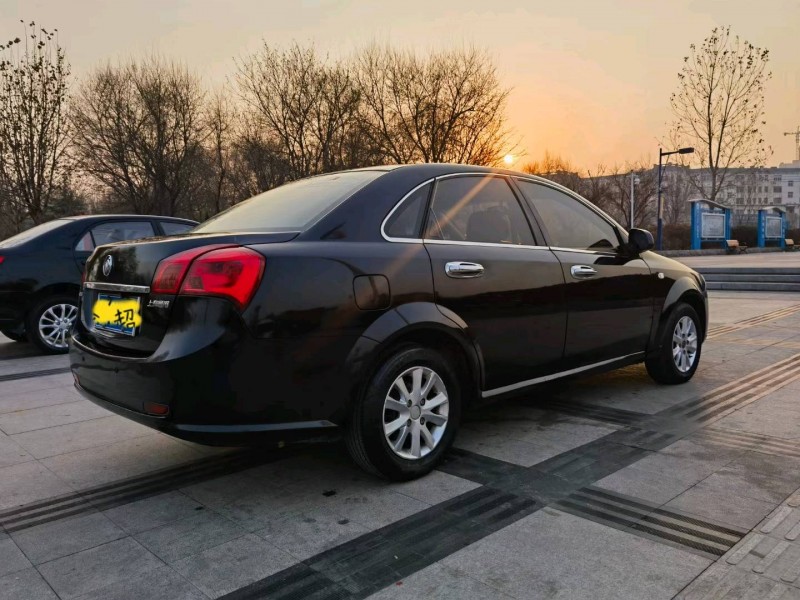 聊城13年别克凯越1