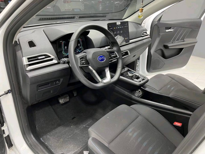 成都21年比亚迪E24