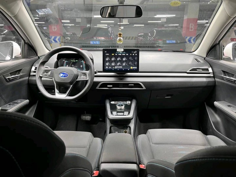 成都21年比亚迪E25