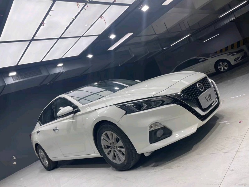 成都19年日产天籁2