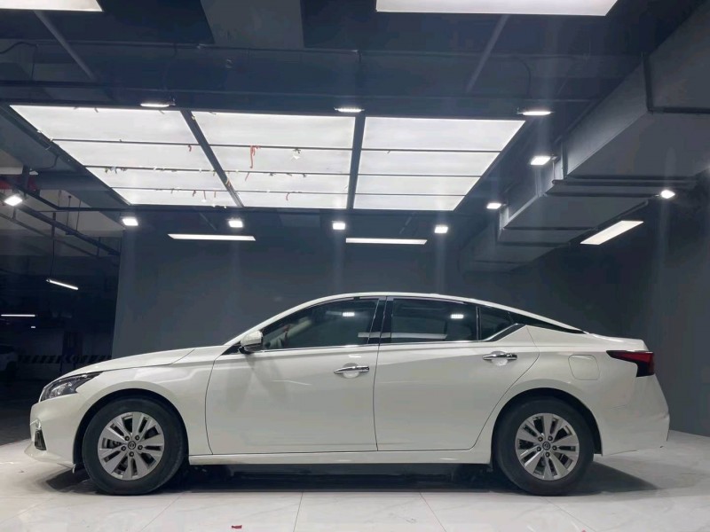 成都19年日产天籁7