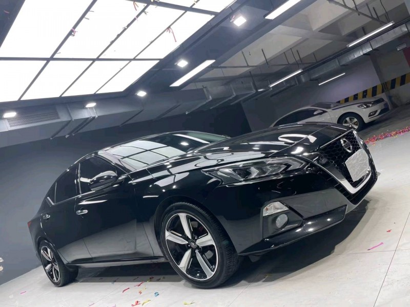 成都21年日产天籁2