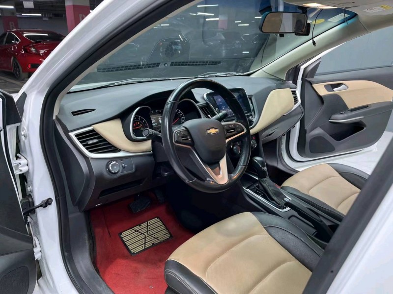 成都21年雪佛兰科鲁泽4