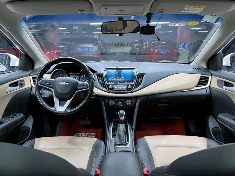 成都21年雪佛兰科鲁泽5