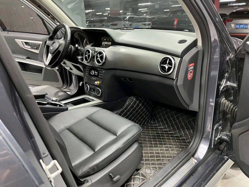 成都14年奔驰GLK6