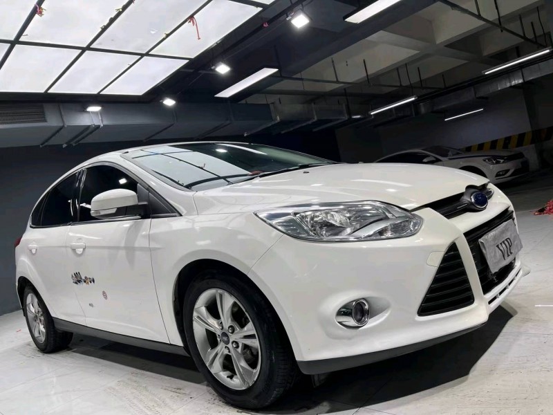 成都15年福特福克斯2