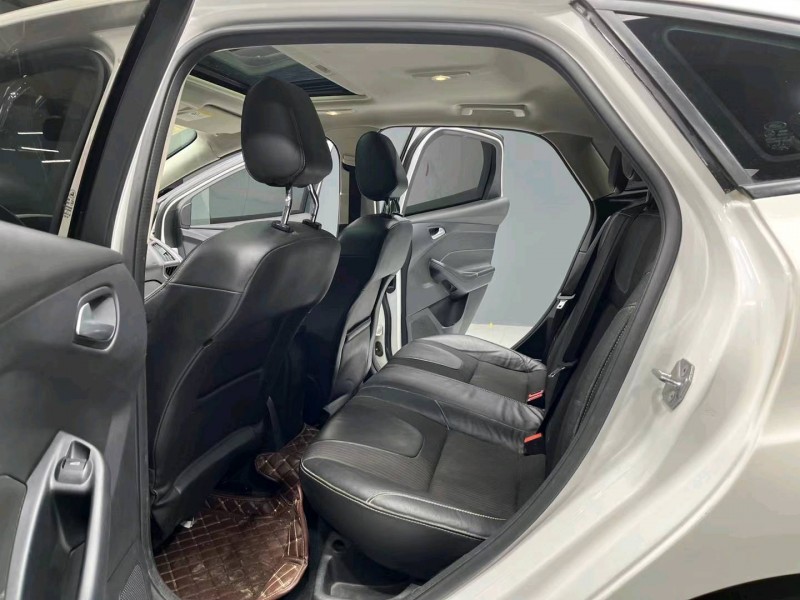 成都15年福特福克斯3