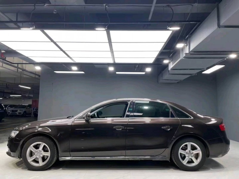 成都14年奥迪A4L7