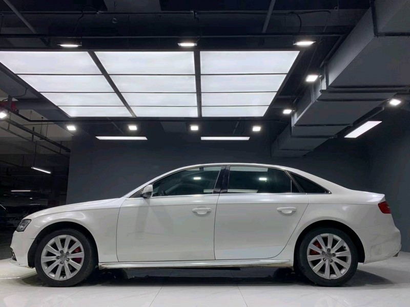 成都13年奥迪A4L7