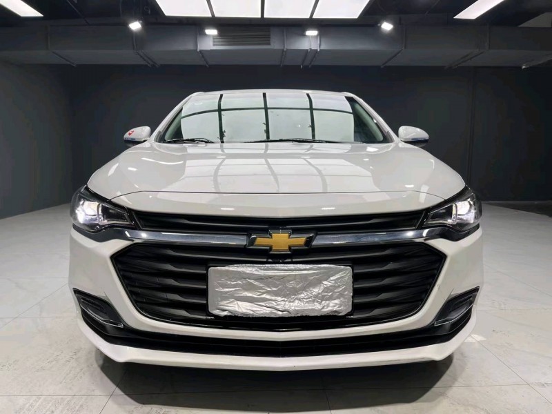 成都22年雪佛兰科鲁泽8