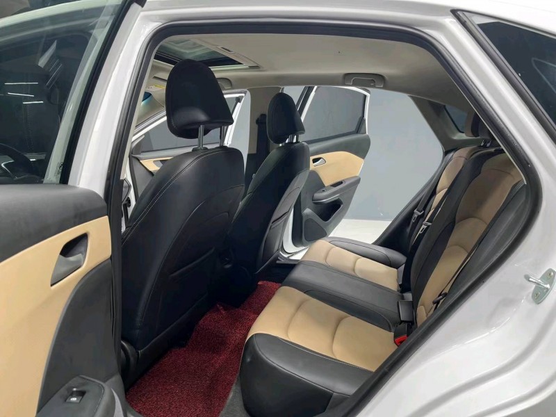 成都22年雪佛兰科鲁泽6