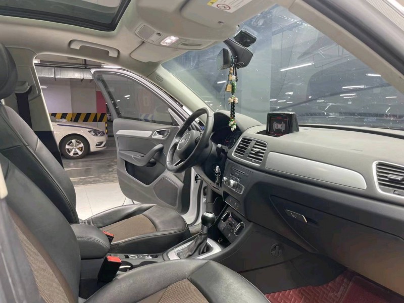 成都19年奥迪Q34