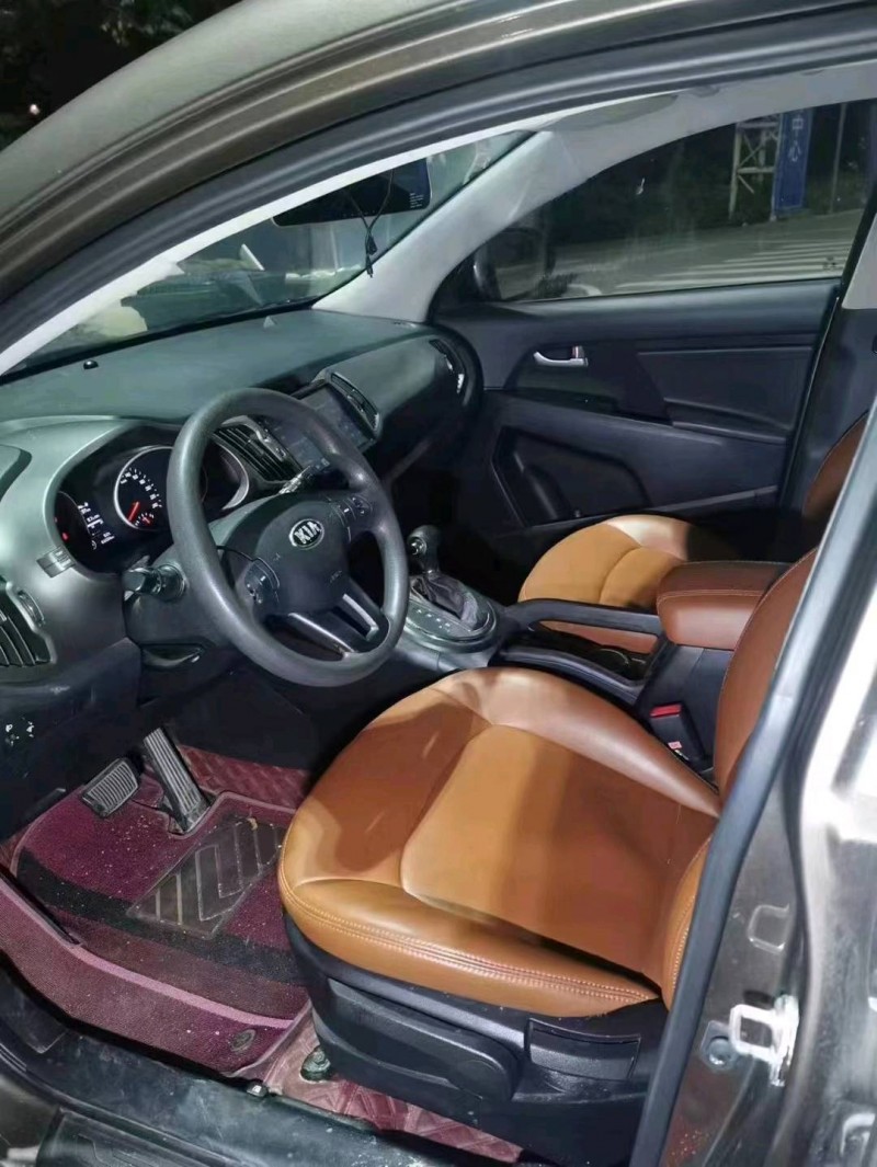 潍坊17年起亚智跑6