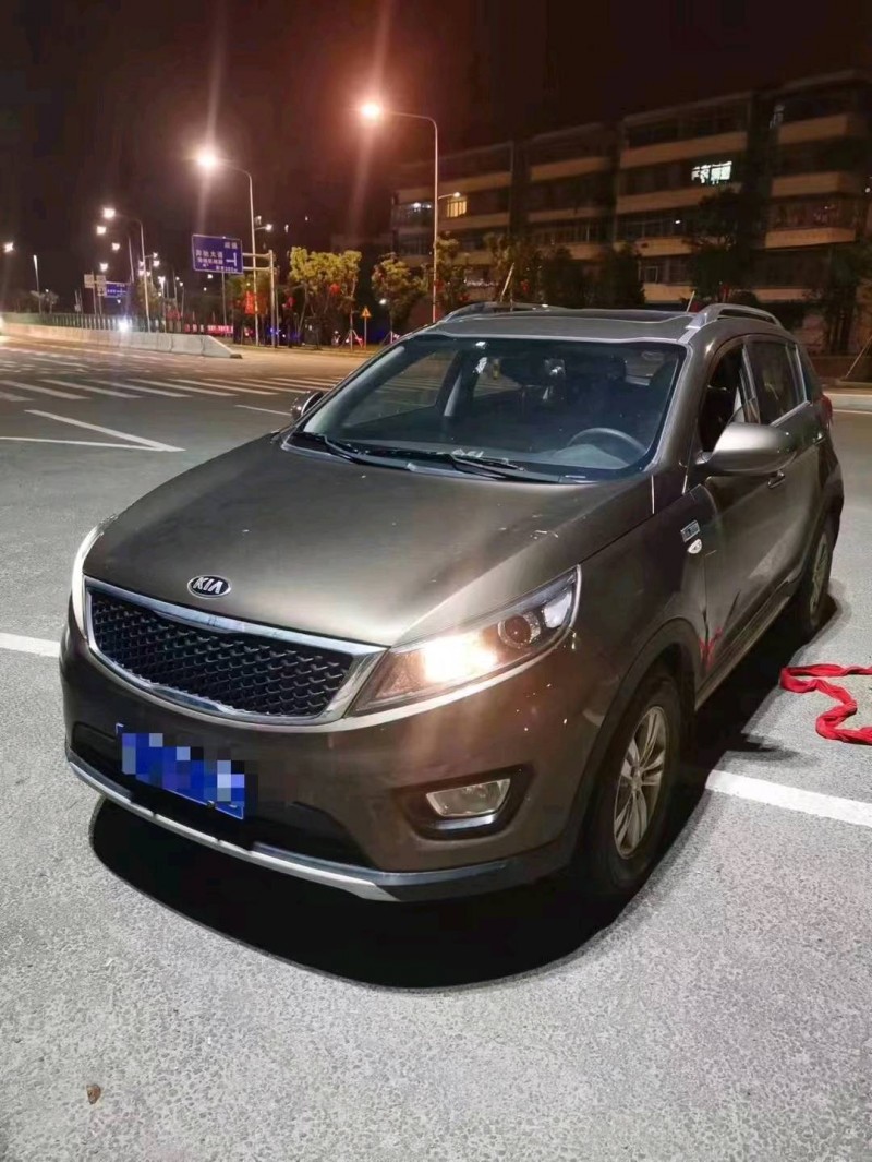 潍坊17年起亚智跑3