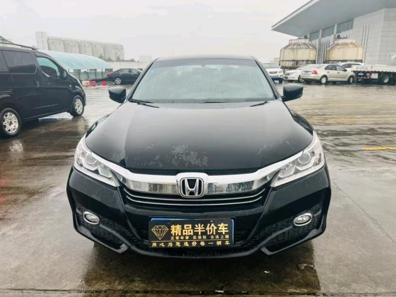 东莞18年本田雅阁1