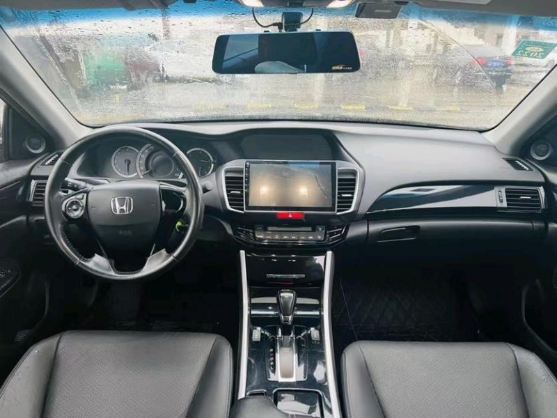 东莞18年本田雅阁5