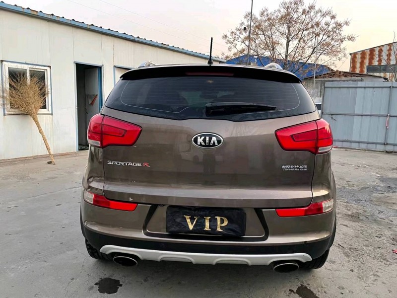 济宁15年起亚智跑8