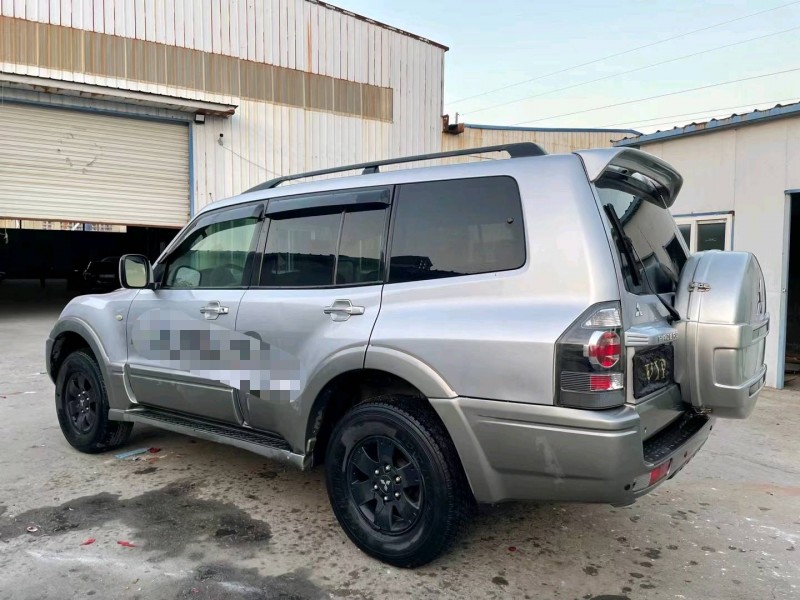 济宁08年三菱帕杰罗3