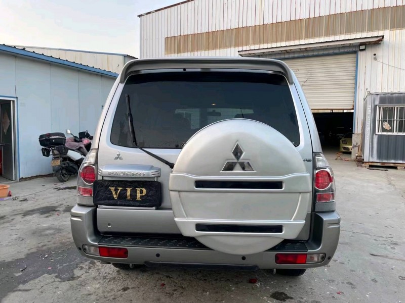 济宁08年三菱帕杰罗1