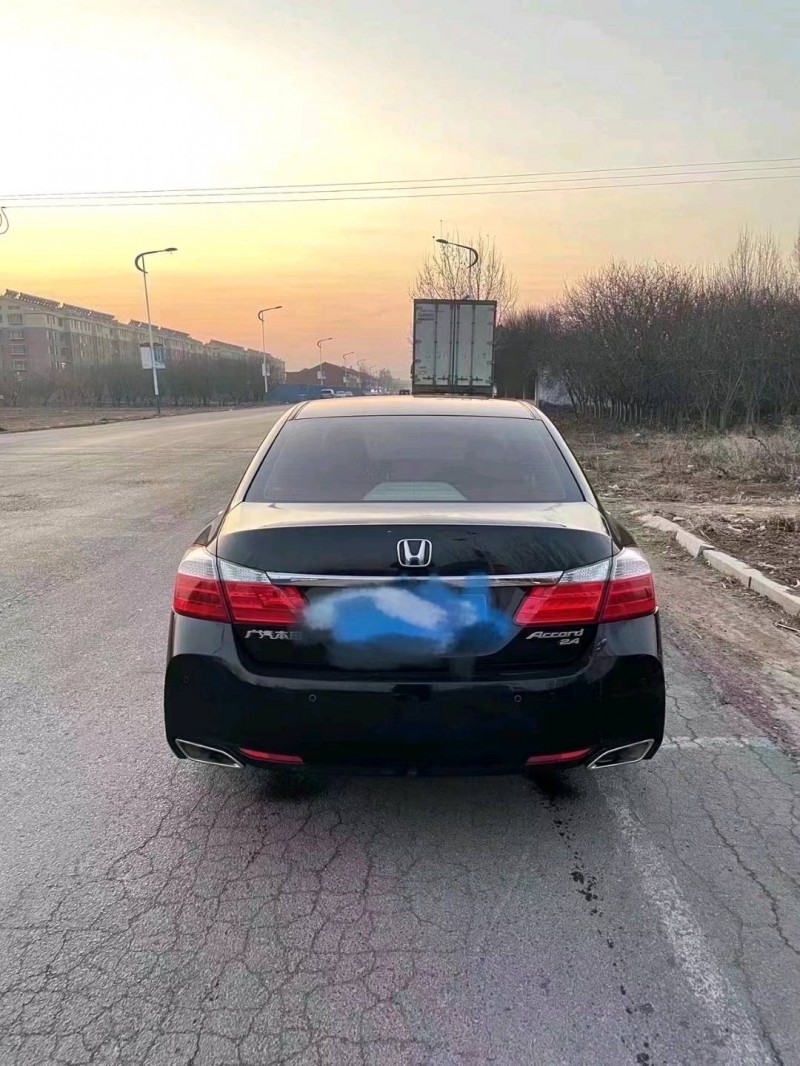 东营13年本田雅阁7