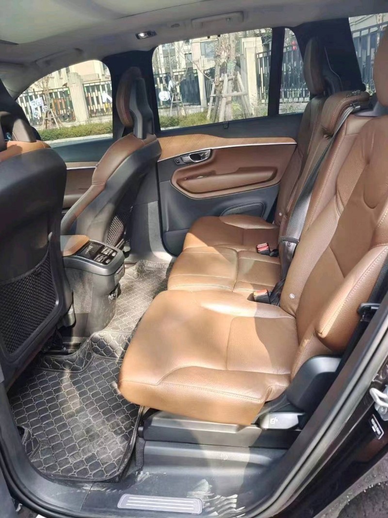 重庆20年沃尔沃XC901