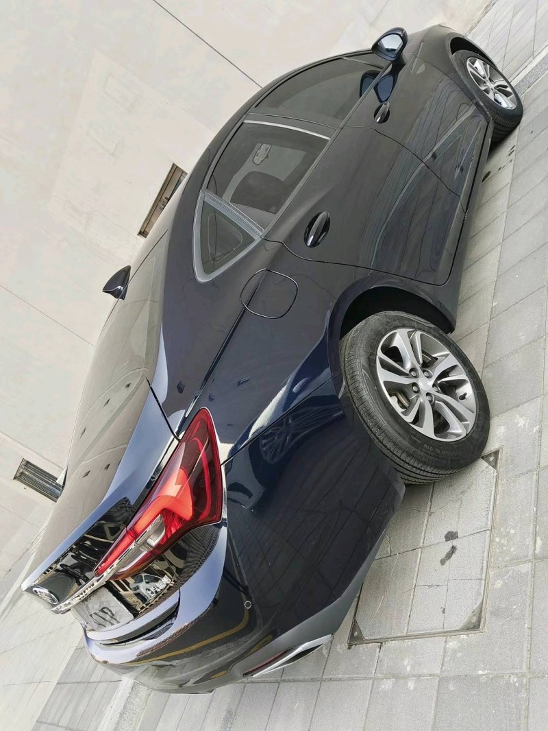 沈阳20年别克威朗9