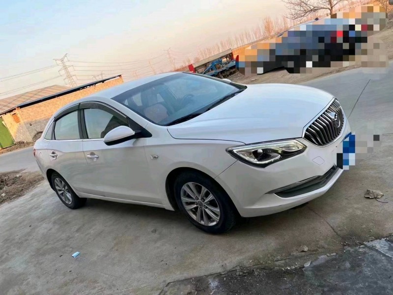 青岛15年别克英朗2