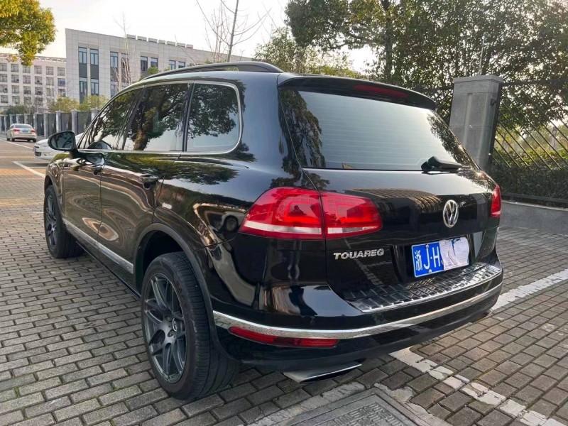嘉兴17年大众途锐8