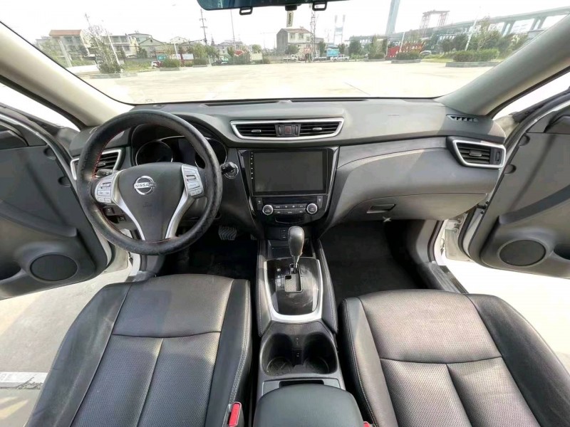 宜昌16年日产奇骏4