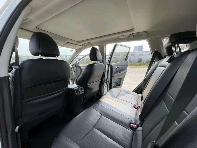 宜昌16年日产奇骏5