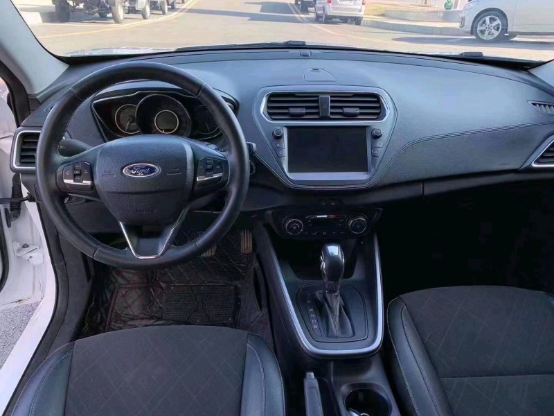 宜春21年福特福睿斯9