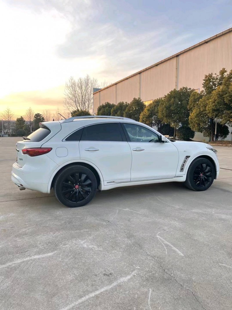 宿遷15年英菲尼迪QX703