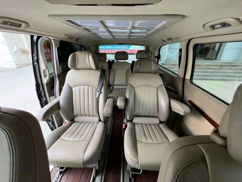 枣庄13年奔驰唯雅诺9