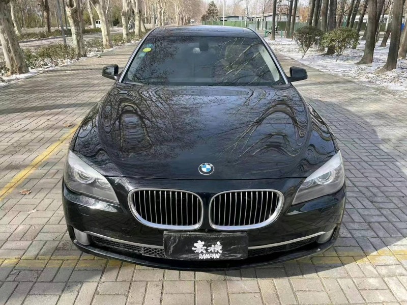 济南11年宝马7系9