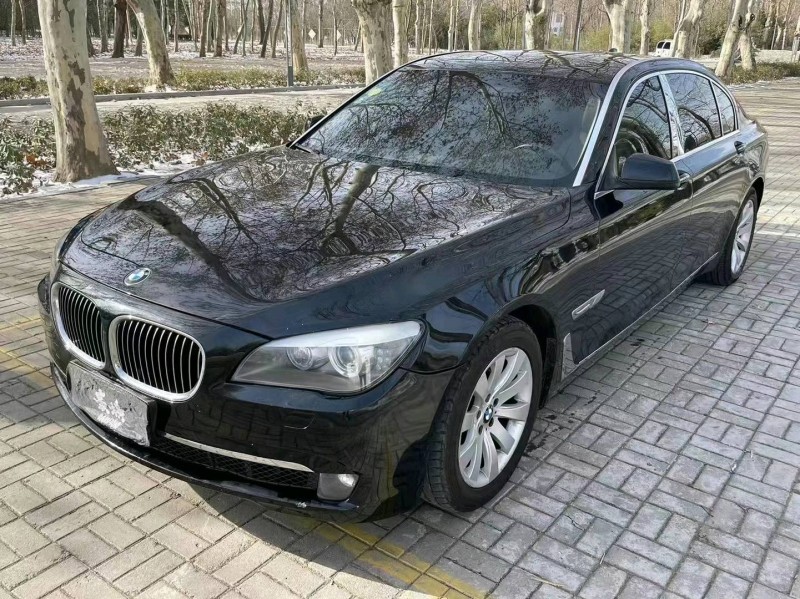 济南11年宝马7系7