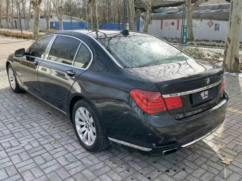 济南11年宝马7系3