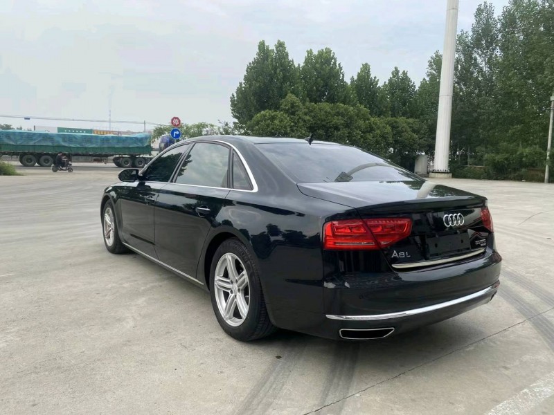 东营12年奥迪A8L3