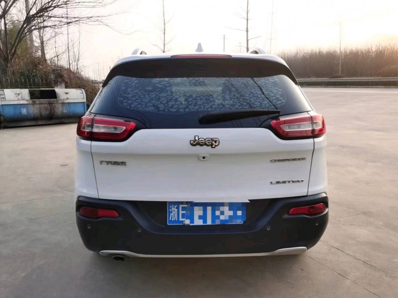 徐州18年Jeep自由光3