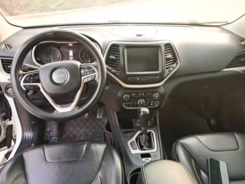 徐州18年Jeep自由光7