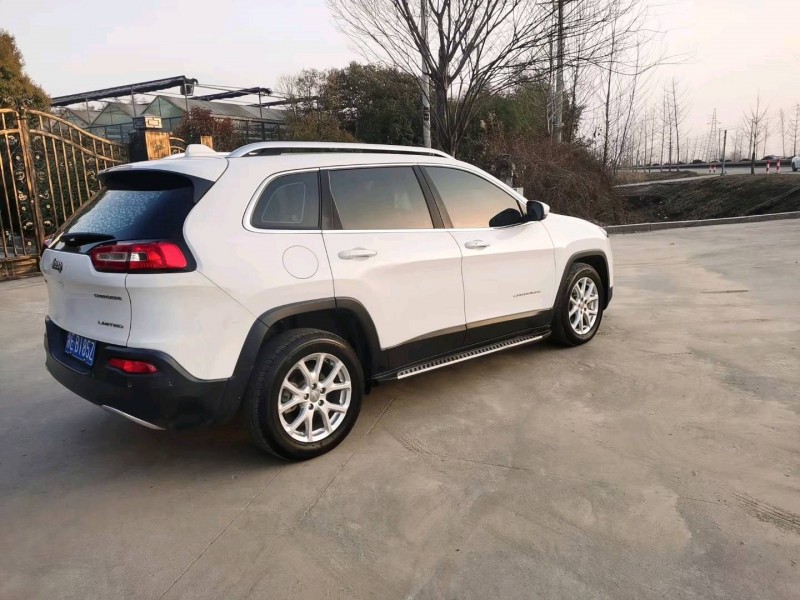 徐州18年Jeep自由光8