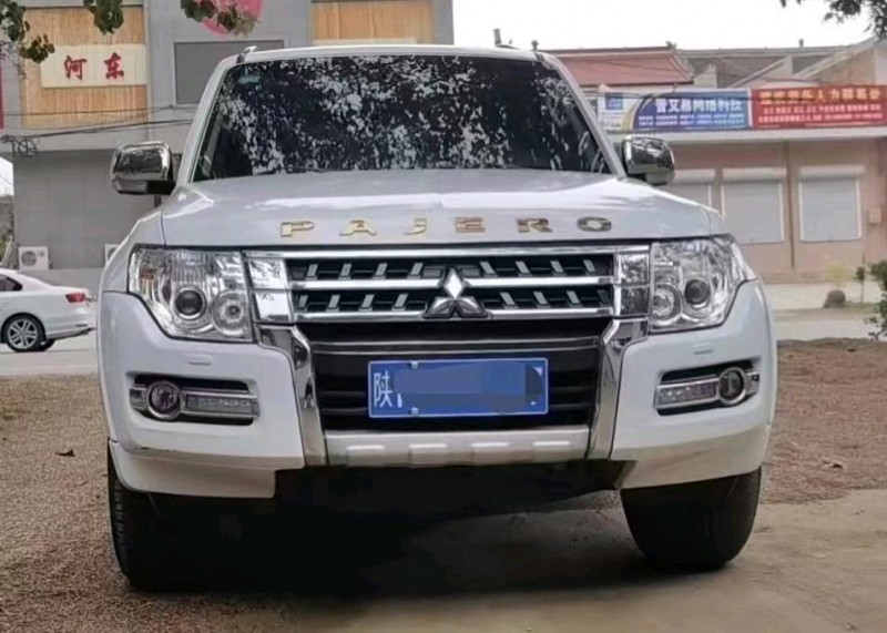 济南18年三菱帕杰罗1