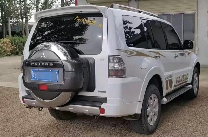 济南18年三菱帕杰罗8