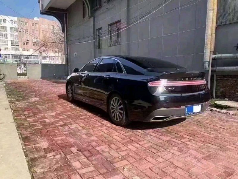 青岛20年林肯MKZ8