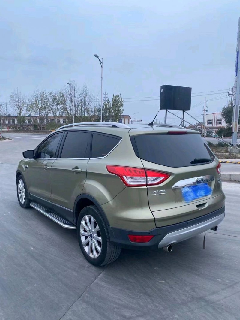 东营13年福特翼虎8