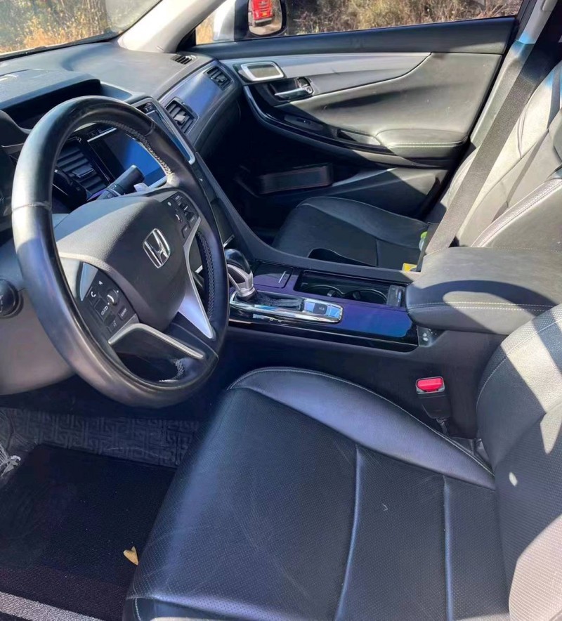 东营16年本田思铂睿7