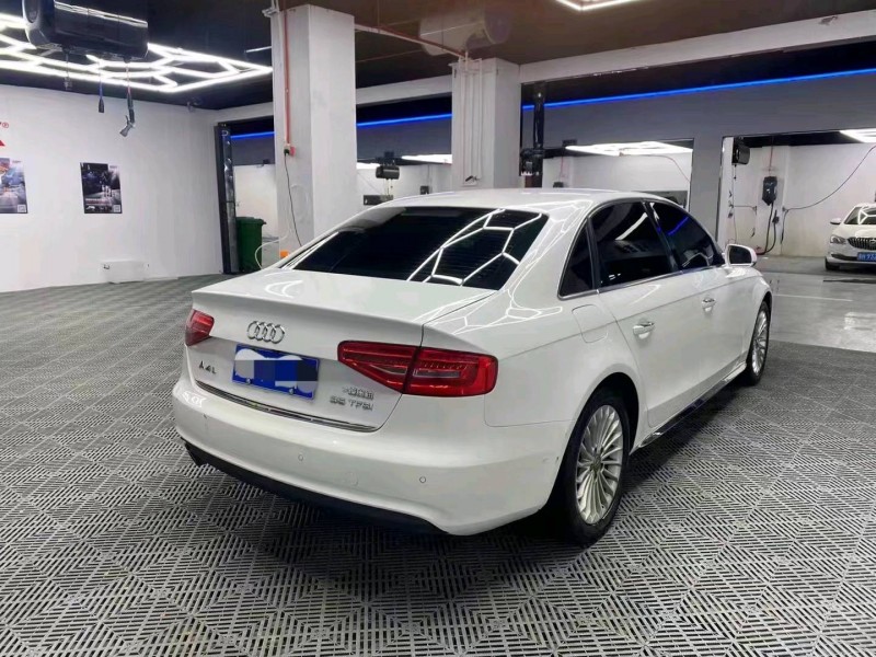 济宁16年奥迪A4L7