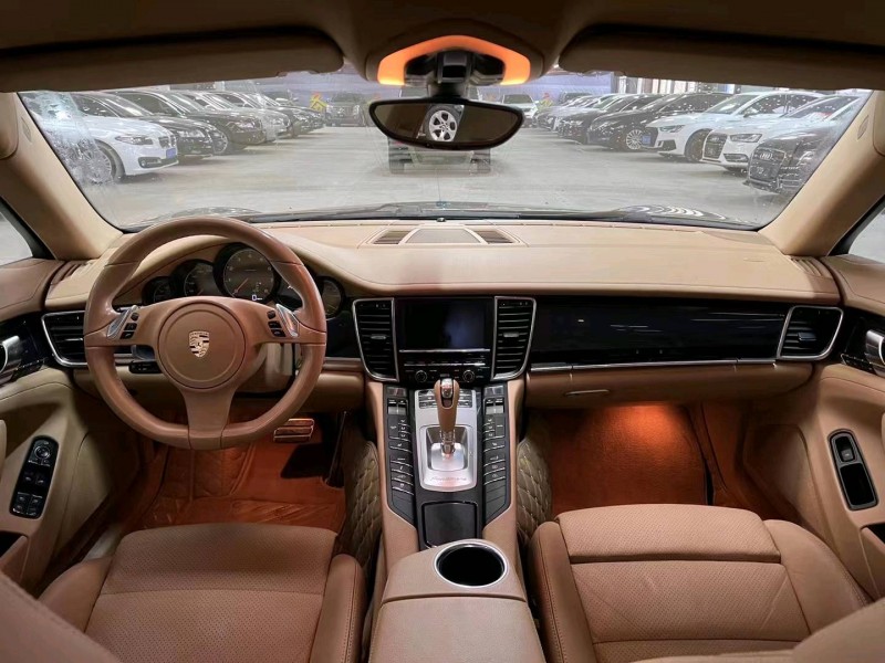 济宁13年保时捷帕拉梅拉4